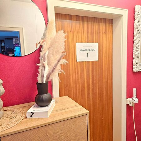 Doppelzimmer 1 I Geteiltes Bad & Kueche I Mit Dem Zug Nur 4 Min Bis Zum Hauptbahnhof Фрайбург Экстерьер фото
