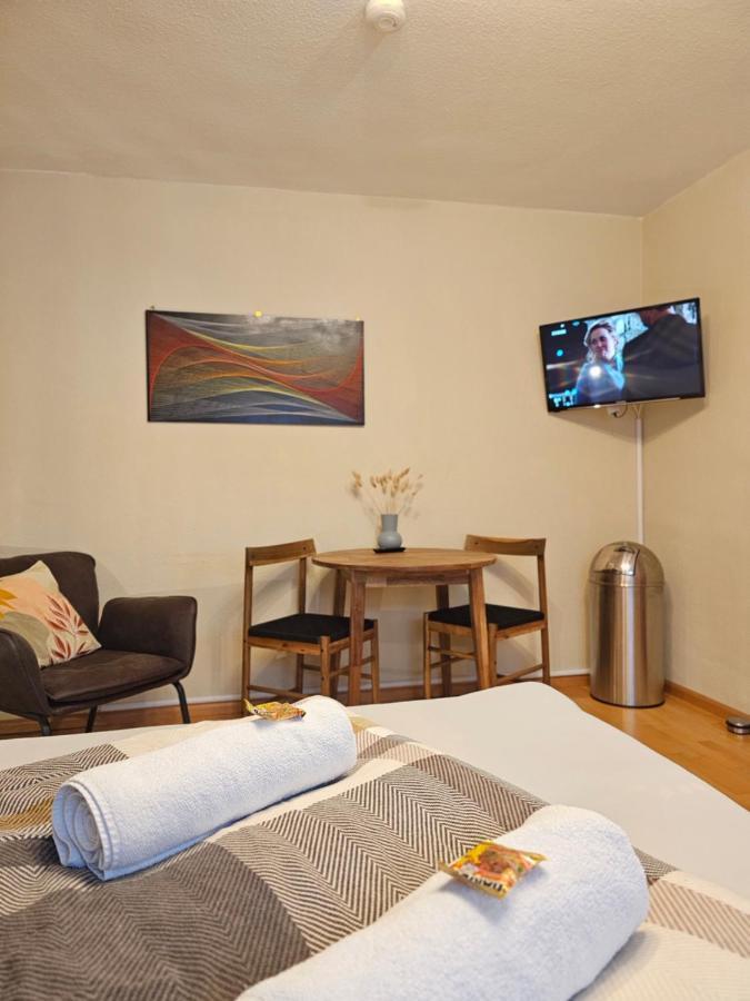 Doppelzimmer 1 I Geteiltes Bad & Kueche I Mit Dem Zug Nur 4 Min Bis Zum Hauptbahnhof Фрайбург Экстерьер фото