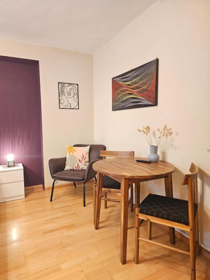 Doppelzimmer 1 I Geteiltes Bad & Kueche I Mit Dem Zug Nur 4 Min Bis Zum Hauptbahnhof Фрайбург Экстерьер фото